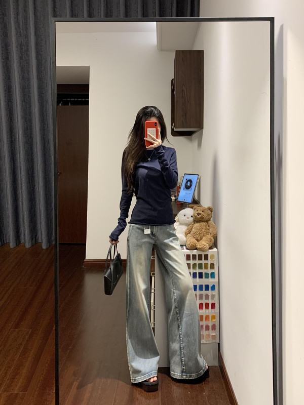 Jeans, Low-Waisted, Flattering, Leg-Lengthening, Straight Leg Horseshoe Pants