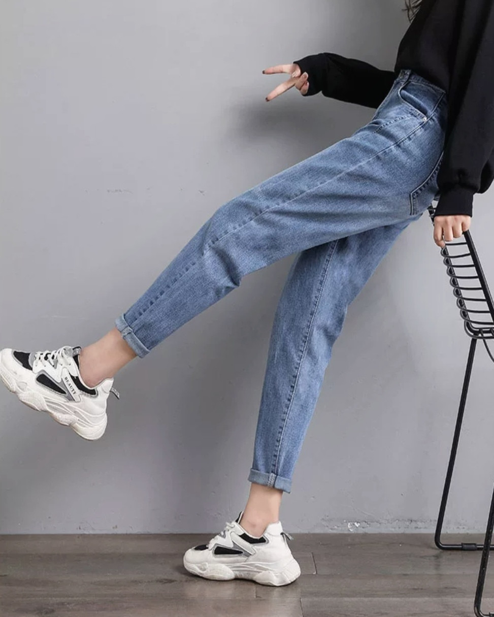 women's harem jeans, high-waisted, loose fit, slimming, plus size, autumn style, dad style carrot pants